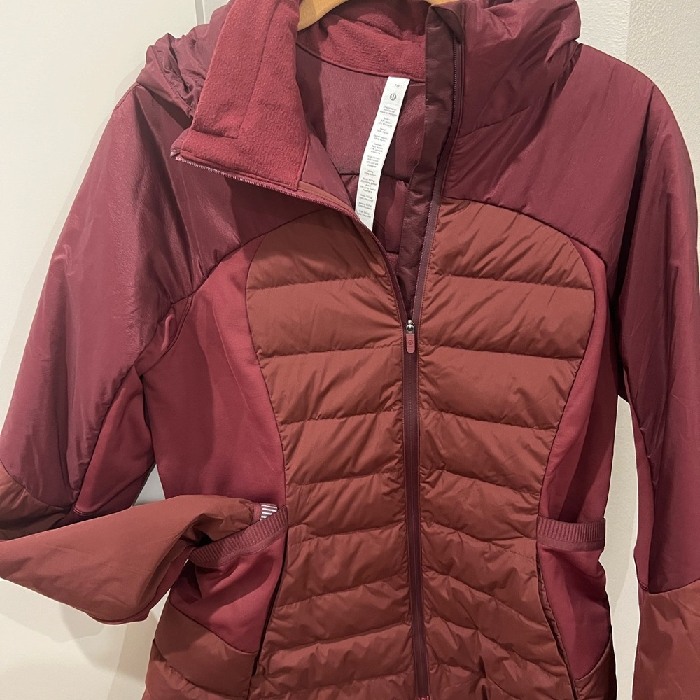 Lululemon Puffer jacket goose down mid-warmth sz 10 w/ concealable hood